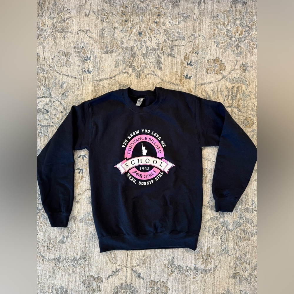 Gossip Girl Black and Pink Graphic Women's Sweater size small